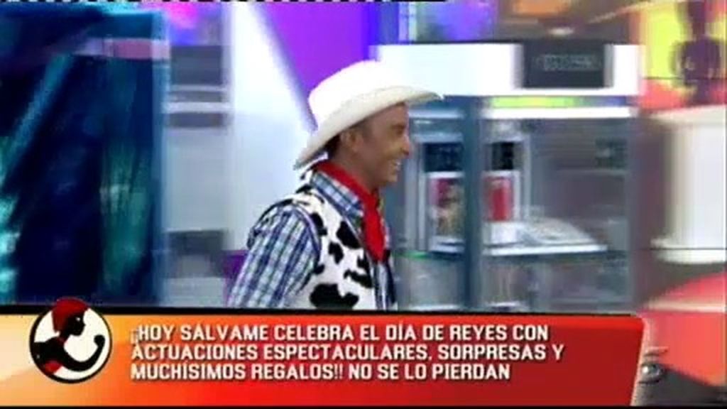 Los colaboradores de 'Sálvame' se disfrazan de juguetes en Reyes