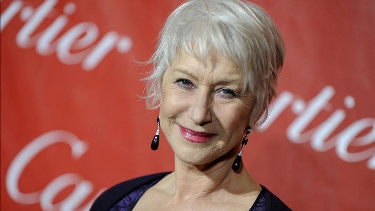 La actriz británica Helen Mirren posa a su llegada al Festival de Cine Internacional de Palm Springs en California (Estados Unidos) el pasado 8 de enero. EFE/Archivo