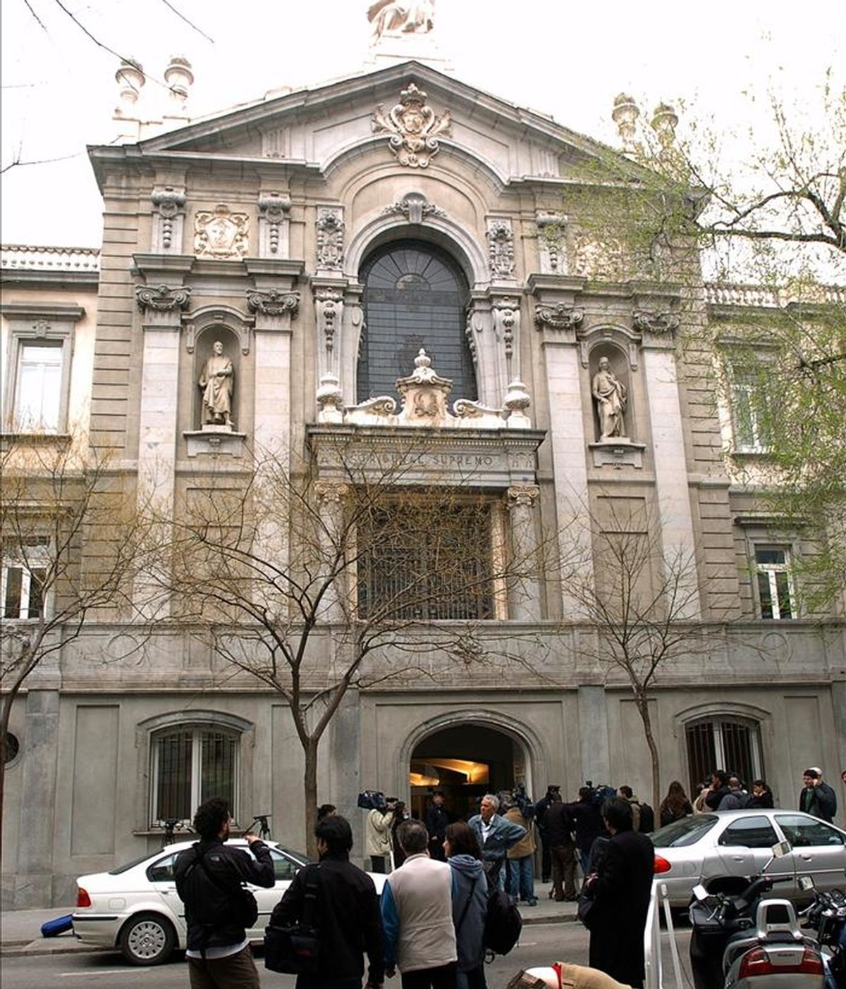 Fachada del Tribunal Supremo en su entrada por la calle Marqués de la Ensenada. EFE/Archivo