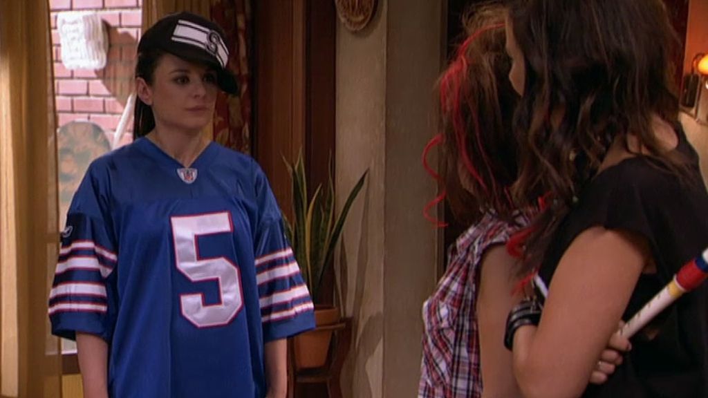 Para echar a los okupas de su casa, Aída monta una rebelión en la calle