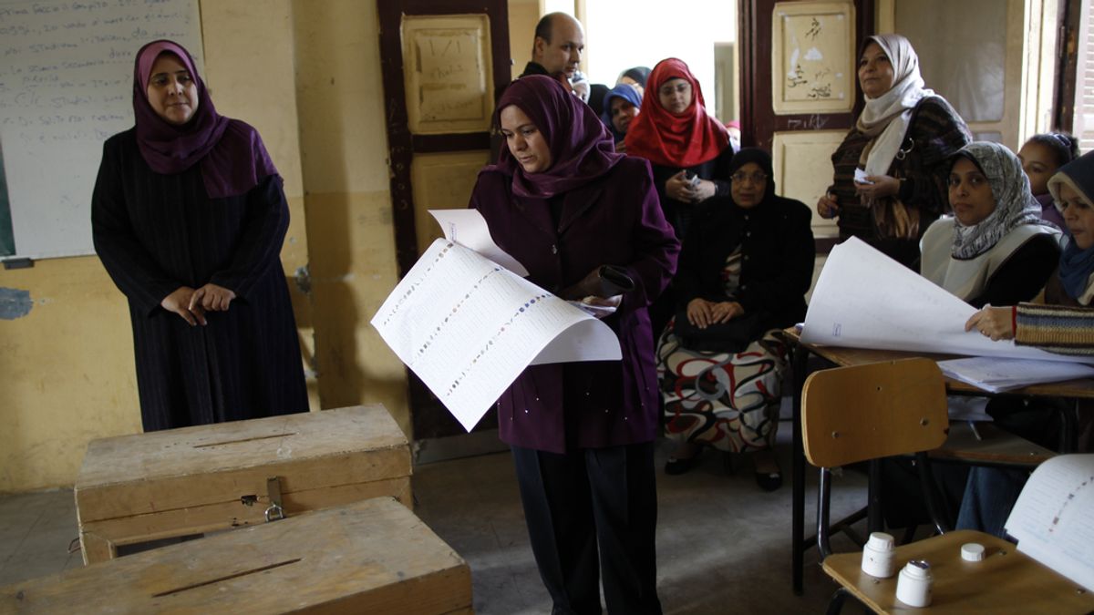 Egipto acude a las urnas a elegir a su nuevo Gobierno Egipto acude a las urnas a elegir a su nuevo Gobierno