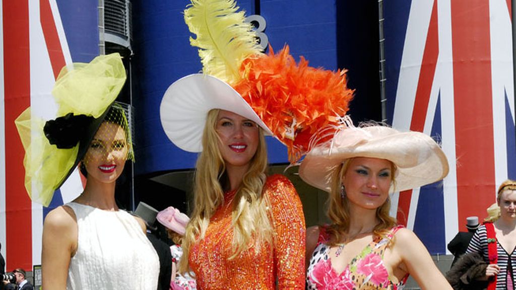 Desfile de tocados en Ascot