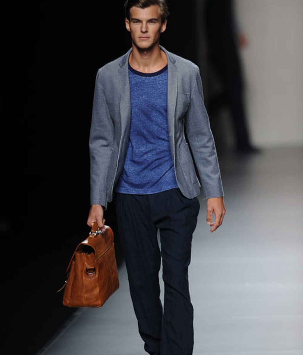 Vuelta a los 50 con Adolfo Domínguez