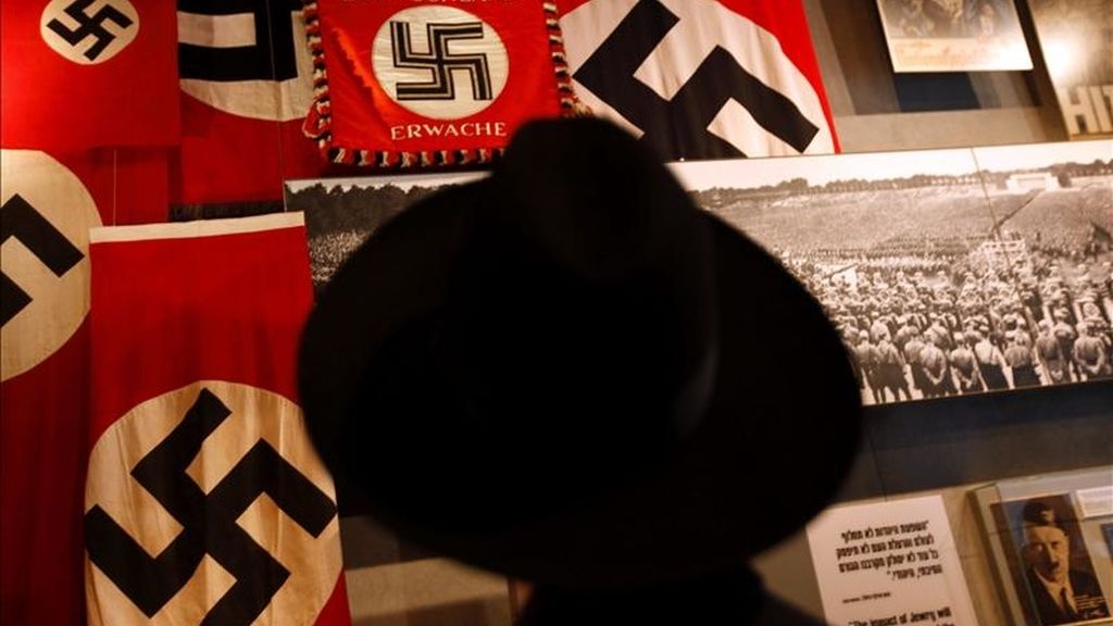 Un hombre judío visita el museo del Holocausto de Jerusalén o Yad Vashem, hoy en Jerusalén. EFE Un hombre judío visita el museo del Holocausto de Jerusalén o Yad Vashem, hoy en Jerusalén. EFE