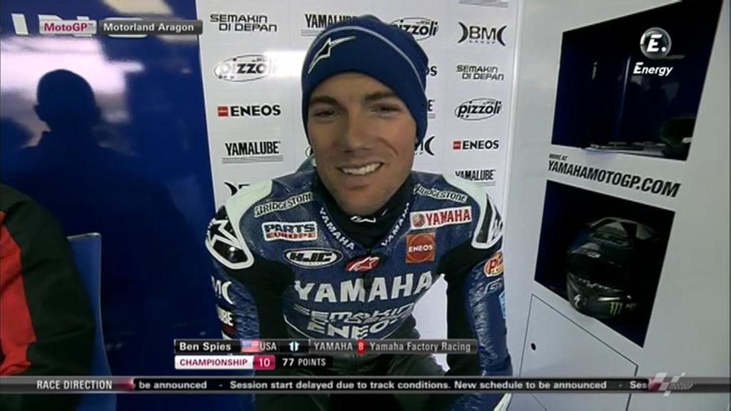 Ben Spies seduciendo a la cámara en su box