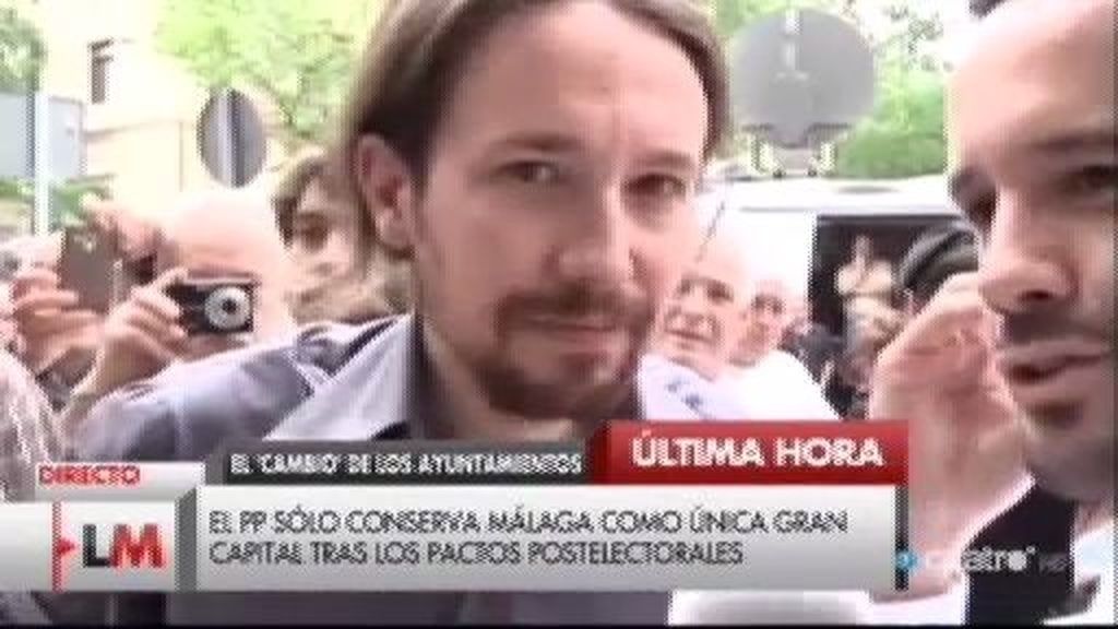 Pablo Iglesias "emocionado" con Carmena: "Se acabó el Madrid de los corruptos"