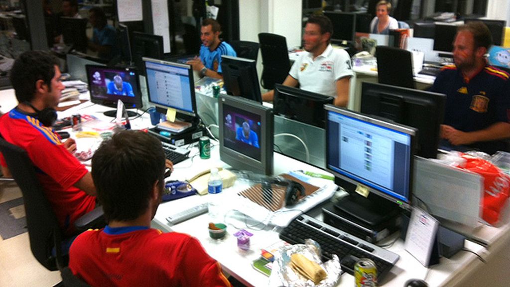 El equipo de la web de Mediaset, haciendo historia con ‘La Roja’