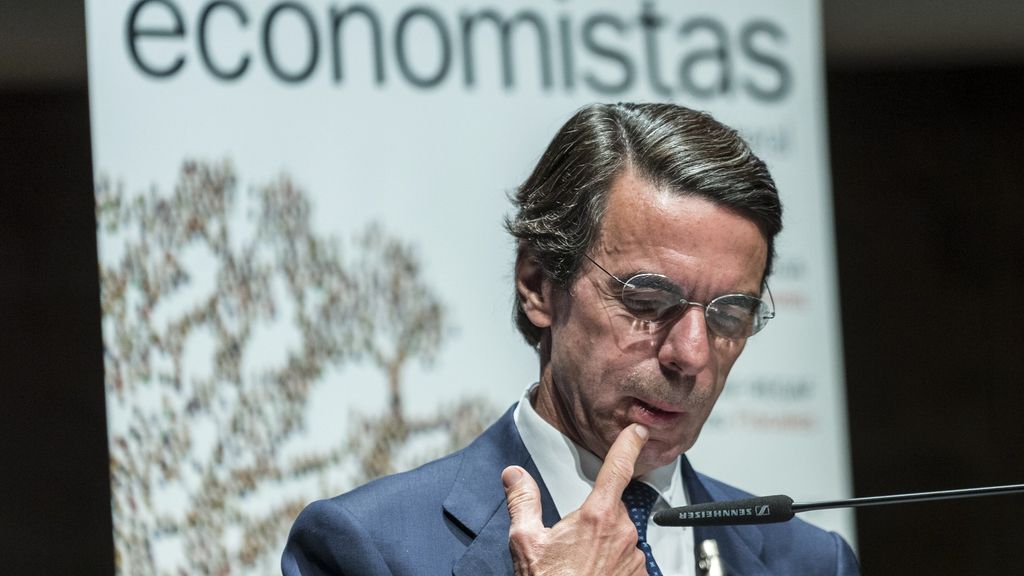 Aznar arremete contra Rajoy a cuenta del déficit