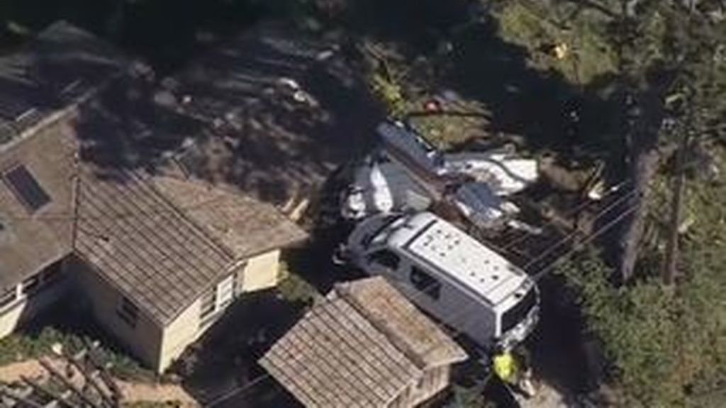 Al menos un muerto tras estrellarse una avioneta contra una vivienda en California