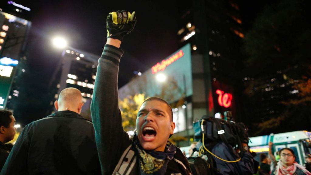 Vuelven las protestas raciales a Charlotte tras absolver a un policía