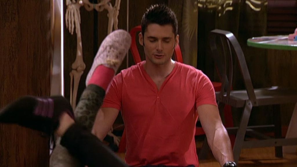 Las dos amigas son capaces todo con tal de ligar