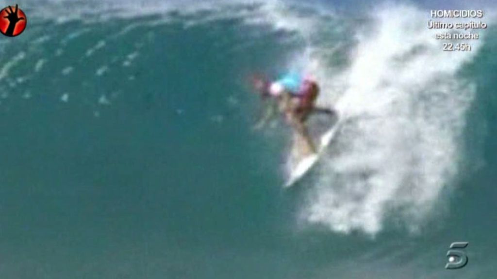 La colaboradora ha intentado hasta aprender a hacer surf