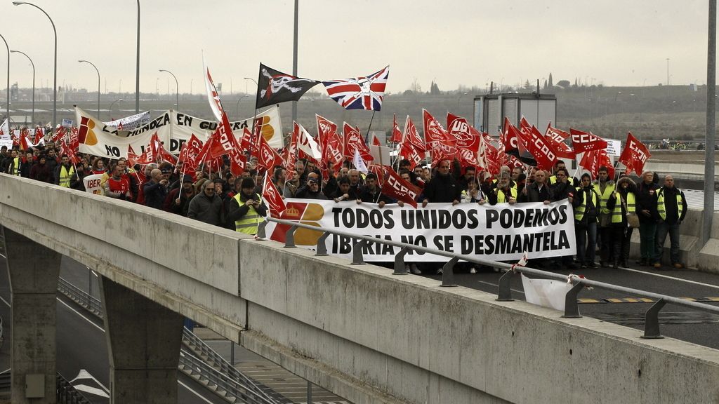 La primera jornada de huelga de Iberia en el aeropuerto de Barajas