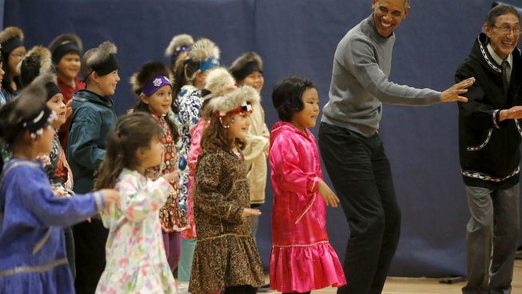 Obama al ritmo de un baile nativo