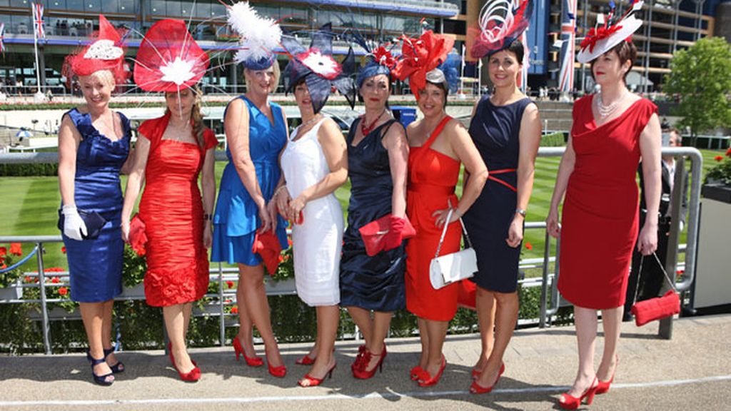 Desfile de tocados en Ascot