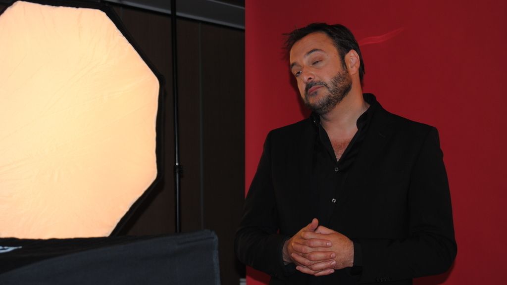 Roberto Vilar en la sesión de fotos