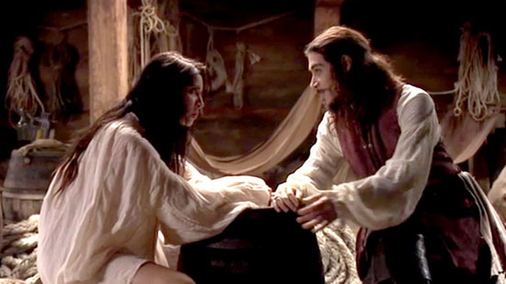 Carmen Bocanegra pierde la ropa