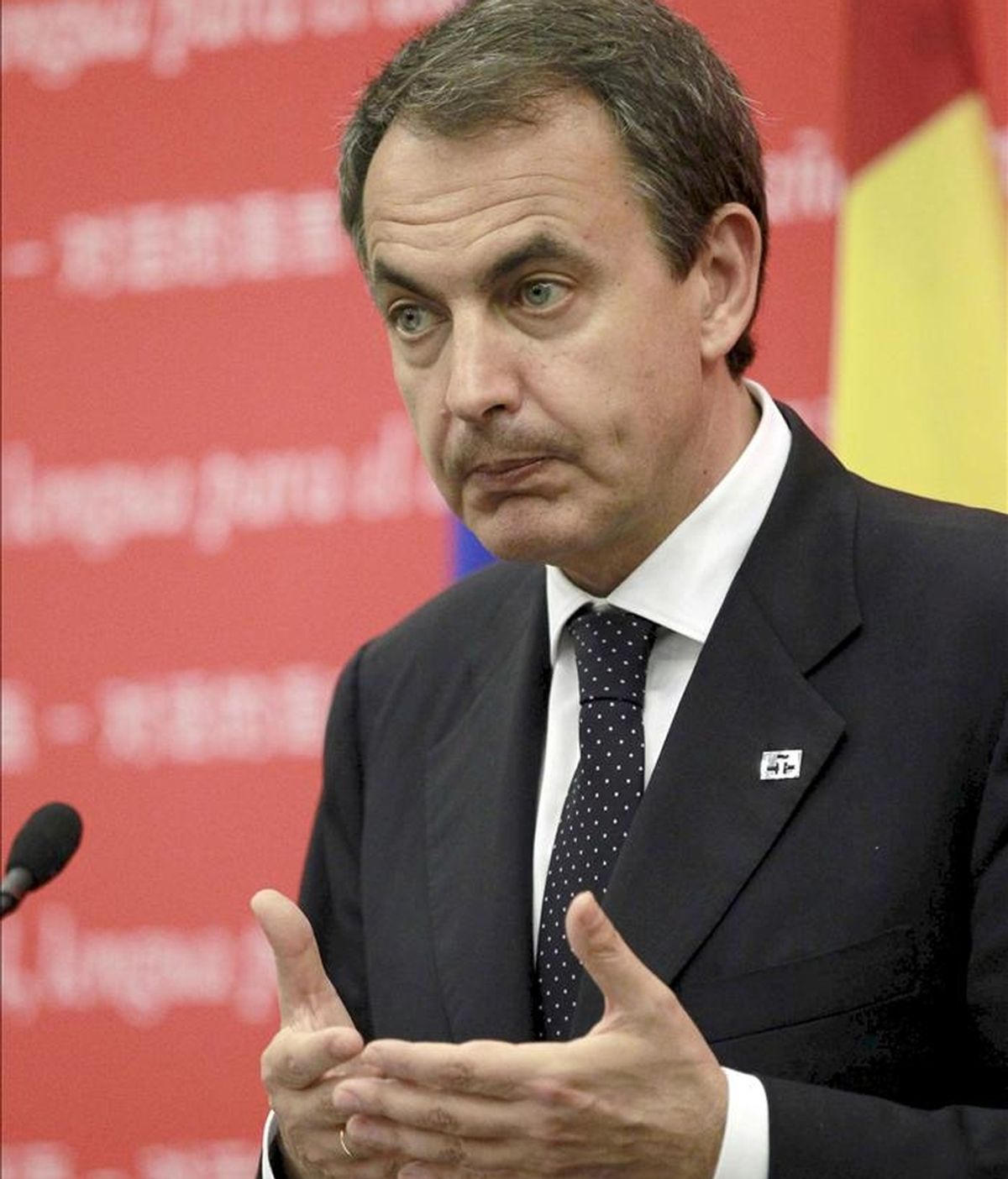 El presidente del Gobierno español, José Luis Rodríguez Zapatero, que se encuentra en Pekín dentro de su cuarto viaje a China, durante su intervención en un acto cultural en defensa del español celebrado en la sede del Instituto Cervantes. EFE