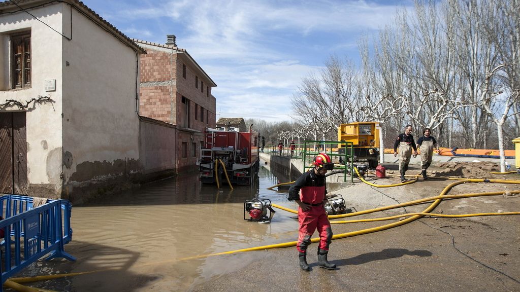 El desbordamiento del Ebro deja un desolador paisaje
