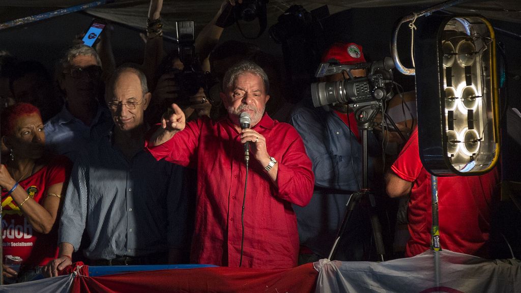 Lula: “No vuelvo para luchar, vuelvo para servir al pueblo brasileño”