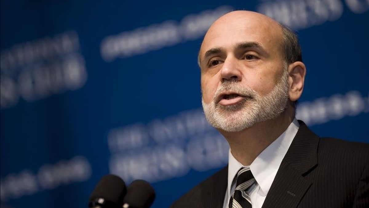 El presidente de la Reserva Federal de EE.UU., Ben Bernanke, pronuncia este jueves un discurso sobre las perspectivas económicas del país, en Washington (EE.UU.). EFE El presidente de la Reserva Federal de EE.UU., Ben Bernanke, pronuncia este jueves un discurso sobre las perspectivas económicas del país, en Washington (EE.UU.). EFE