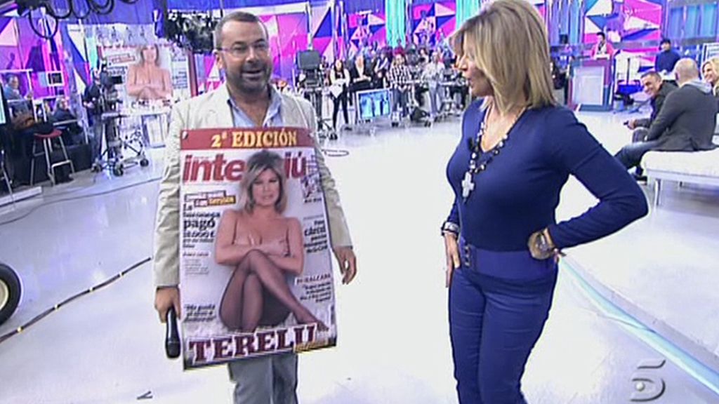 Paseando con la portada de 'Interviú' de la colaboradora