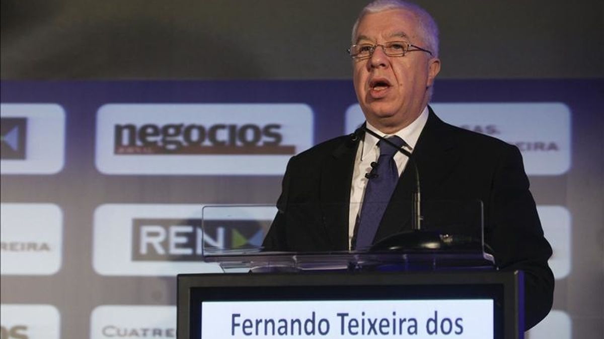 El ministro portugués de finanzas, Fernando Teixeira dos Santos en una conferencia sobre regulación y competitividad. EFE/Archivo