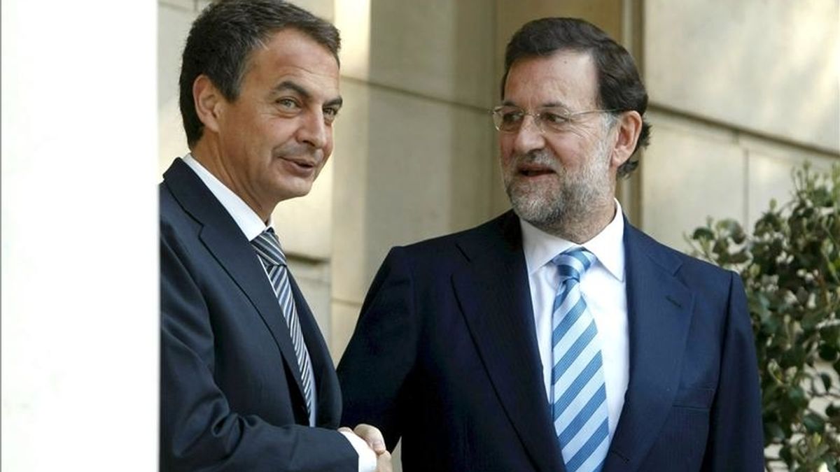 El presidente del Gobierno, José Luis Rodríguez Zapatero (i), y el líder del PP, Mariano Rajoy. EFE/Archivo