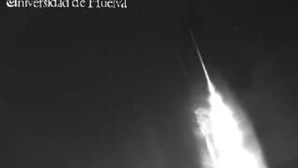 Una bola de fuego sobrevuela Granada y Jaén y cae en forma de meteorito