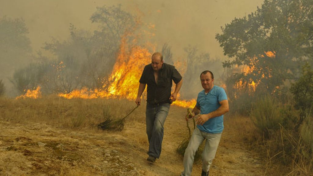 El incendio más virulento del verano en Galicia arrasa 3.000 hectáreas