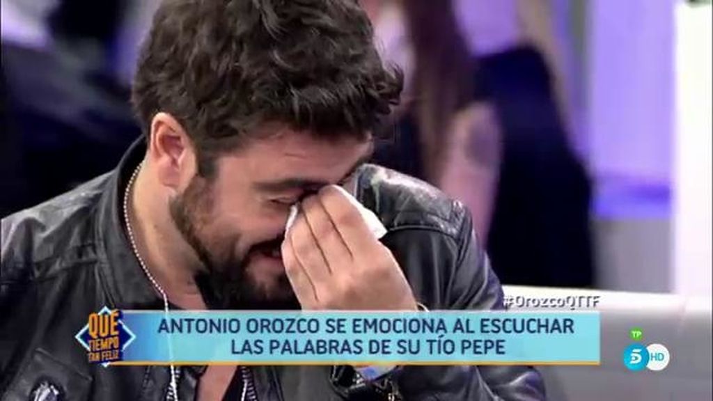Antonio Orozco rompe a llorar al ver la sorpresa de sus amigos y familiares