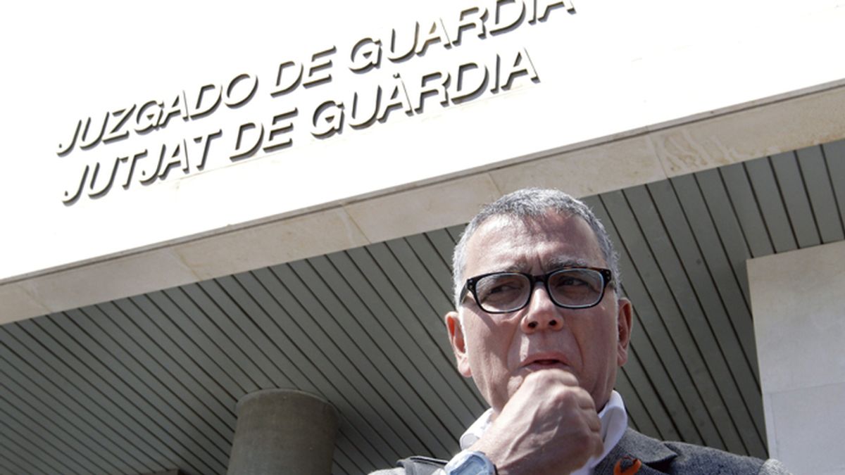Juicio al periodista Juan Ramón Lucas por conducir sin puntos en el carné