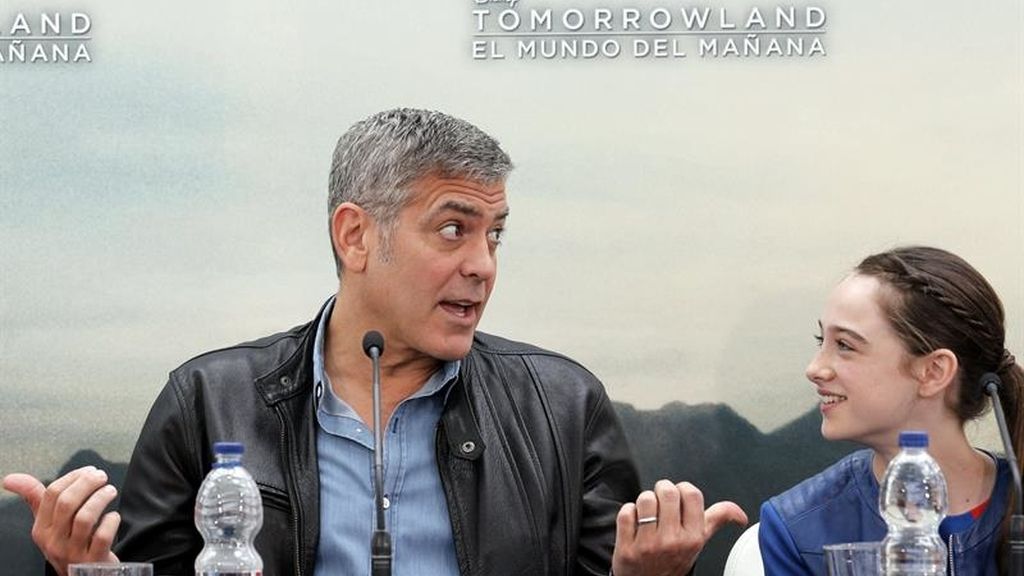 Los fans de George Clooney, revolucionados con la presencia del actor en Valencia