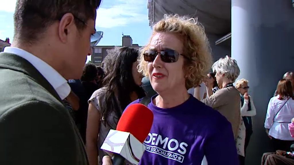 Elisa Beni y Alfonso Merlos, dos polos opuestos, asisten a la Asamblea de Podemos