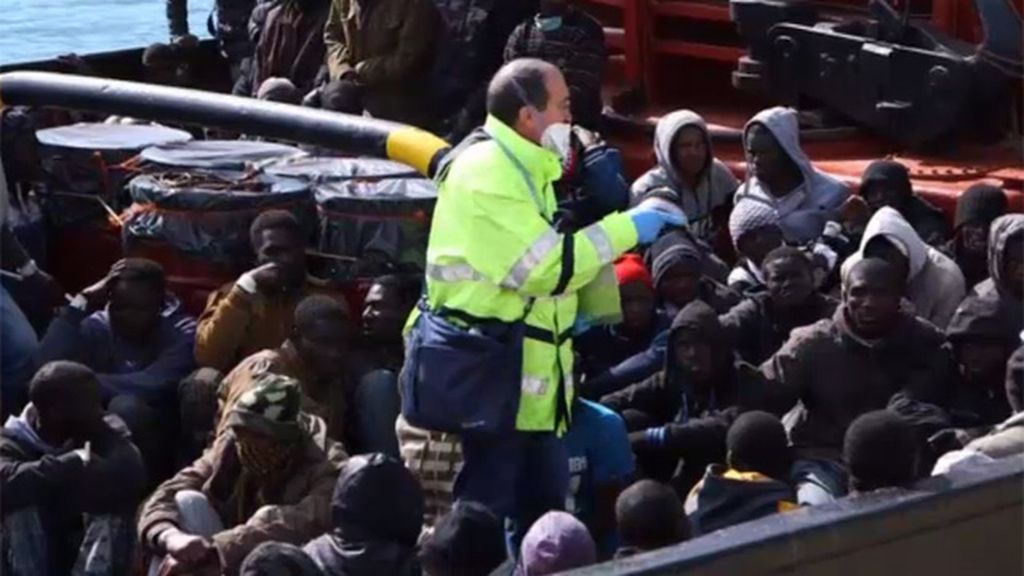 Miles de inmigrantes son rescatados en las costas de Lampedusa