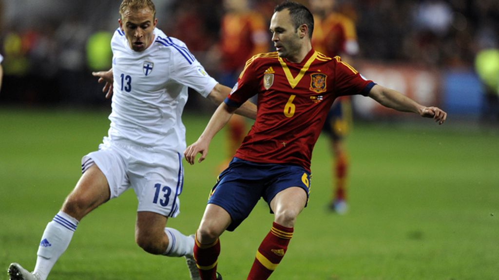 España se enfrenta a Finlandia en busca de una plaza para el Mundial de Brasil de 2014