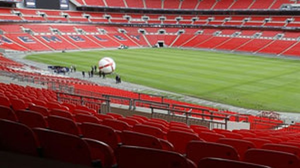 El estadio de Wembley ha visto a Barcelona y Manchester ganar su primera Champions. Video: Informativos Telecinco