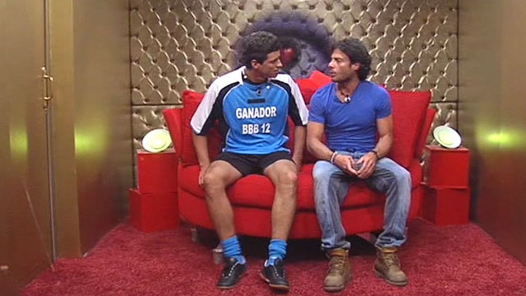 Alessandro elige a Fael para que le acompañe al confesionario