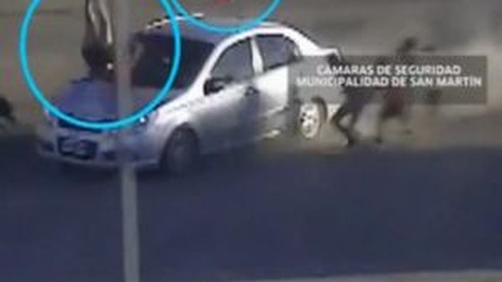 Una madre y su bebé de 7 meses salvan la vida tras un brutal atropello