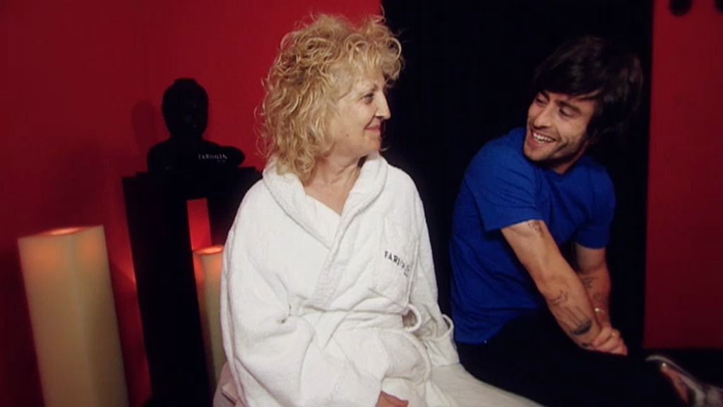 El cambio de Mari Carmen comienza con un relajante masaje filipino terapeútico