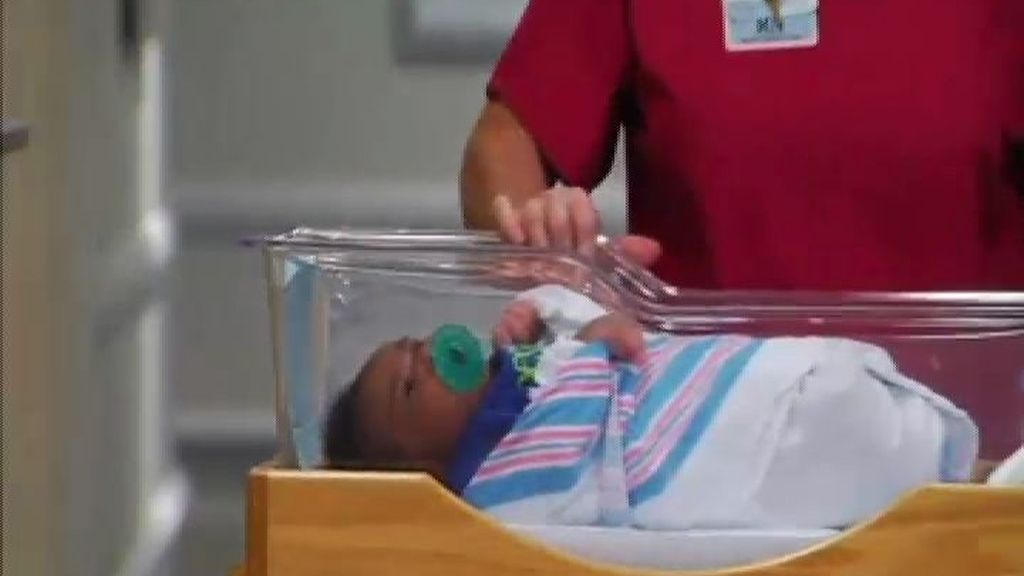 Una mujer da a luz sin cesárea a un bebé de 6 kilos en EEUU