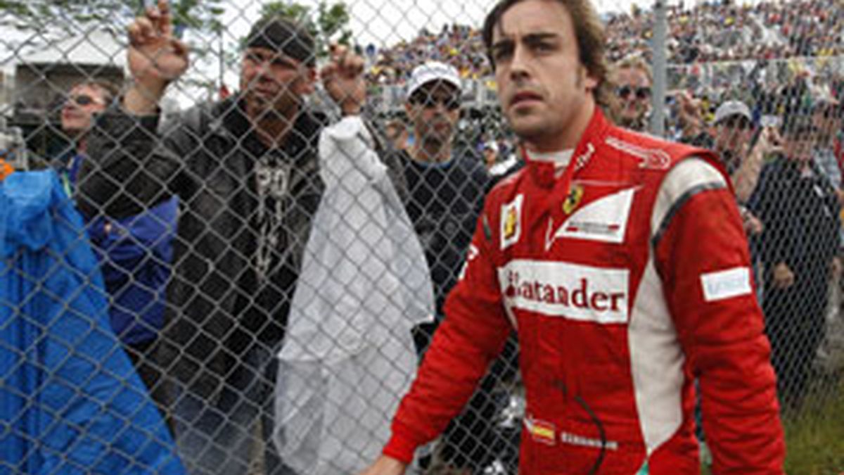 Fernando Alonso no pudo terminar la carrera en Canadá. Foto: Reuters