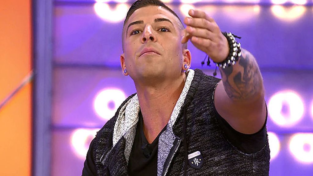 Labrador se enfada en plató porque cree que todo el mundo se está riendo de él