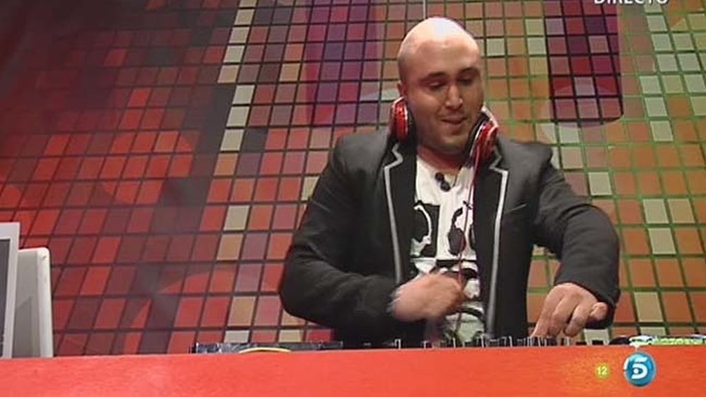 El hijo de Isabel Pantoja ha pinchado un tema inédito para los concursantes