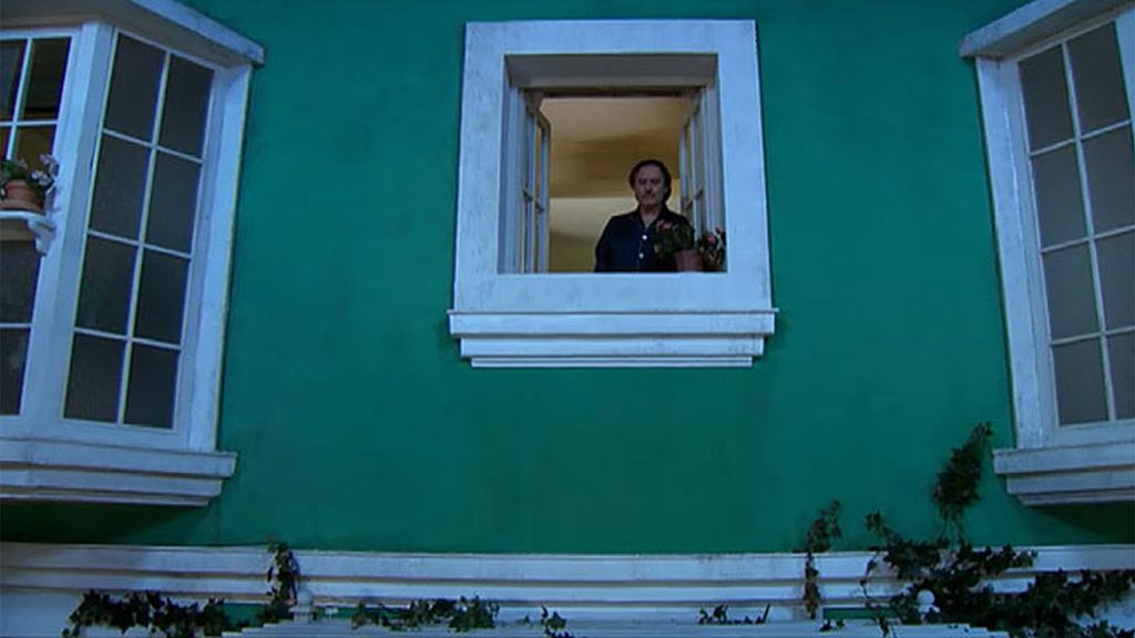 Natalia mete en su vida a Lolo, pero él no sabe que es su hermano...