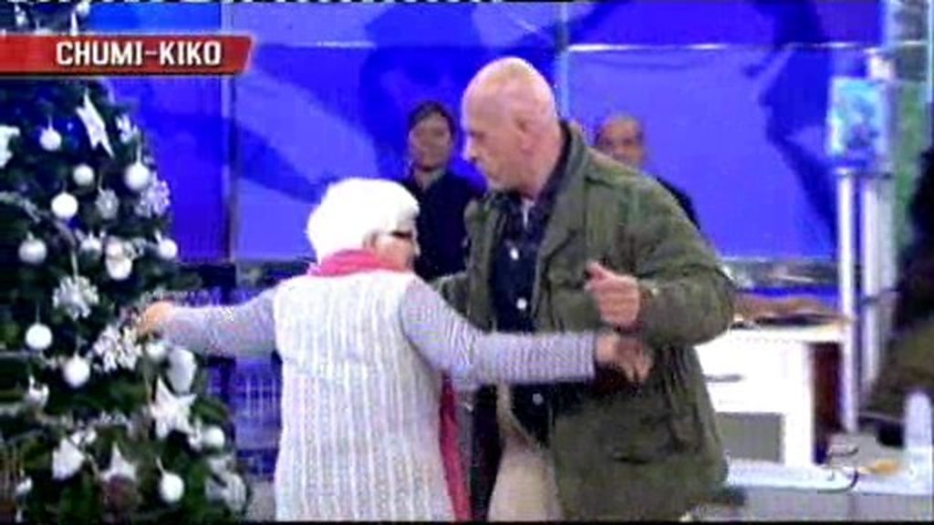 El colaborador también imita el llanto de Lydia Lozano