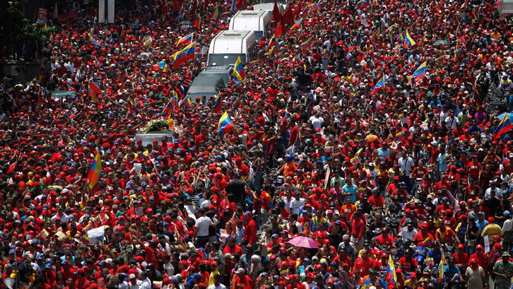 Traslado del féretro de Chávez a la Academia militar en Caracas
