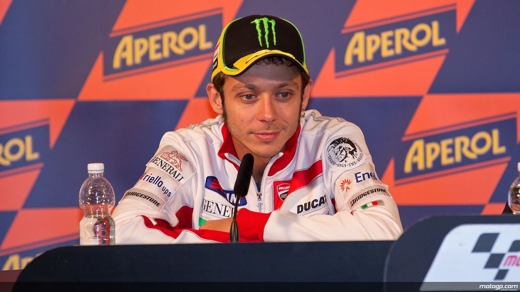 Valentino Rossi recordó a Simoncelli en la rueda de prensa
