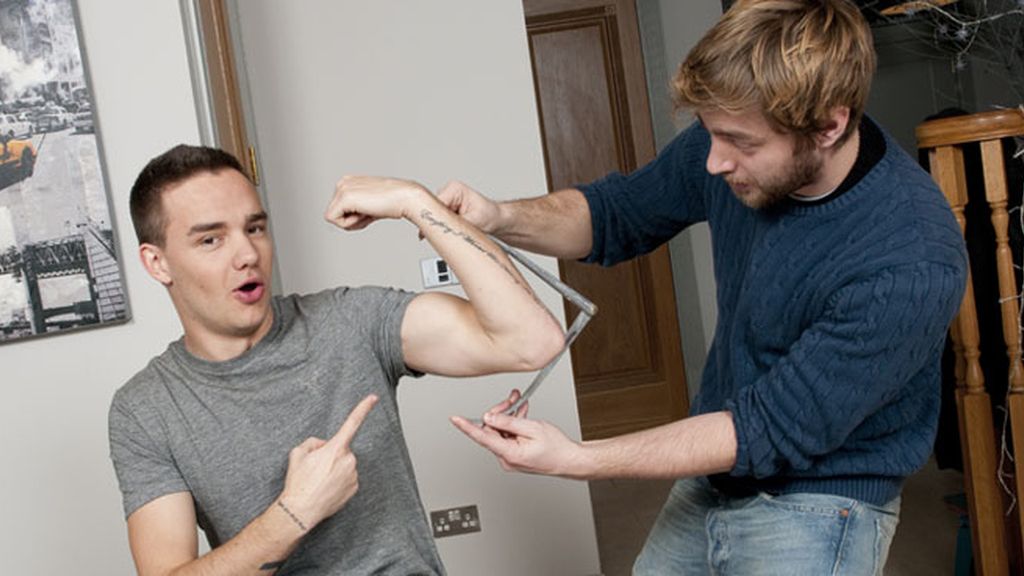 Los chicos de One Direction se preparan para su figura de cera