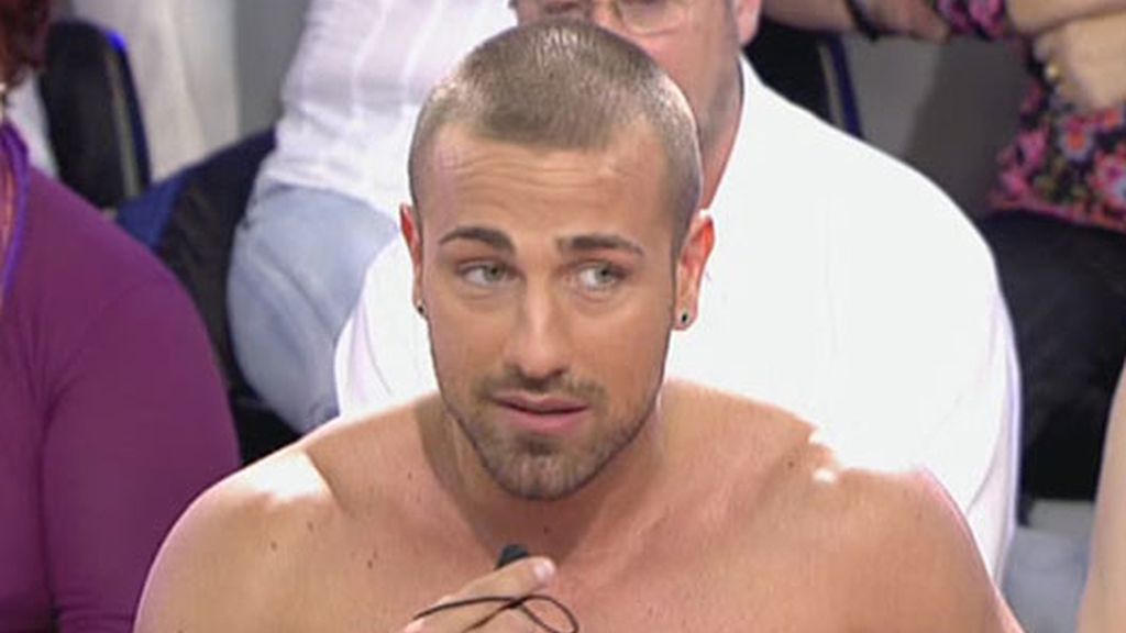 Rafa Mora presume de cuerpo